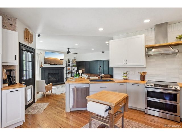 1370 Foxtail Dr, Broomfield, CO 80020