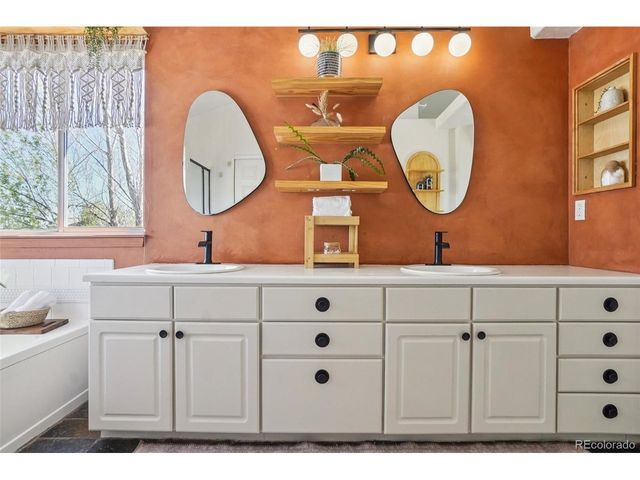 1370 Foxtail Dr, Broomfield, CO 80020