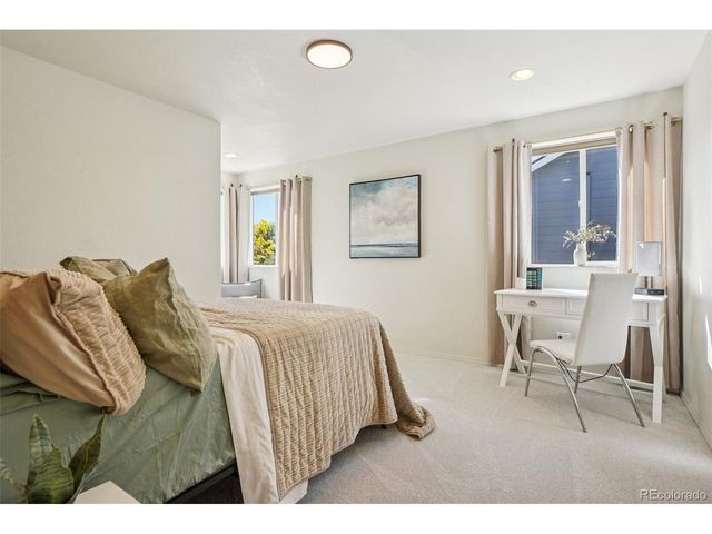 1370 Foxtail Dr, Broomfield, CO 80020