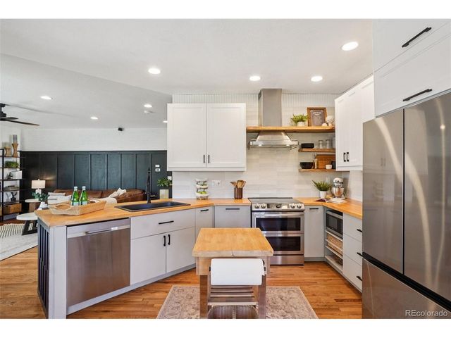 1370 Foxtail Dr, Broomfield, CO 80020