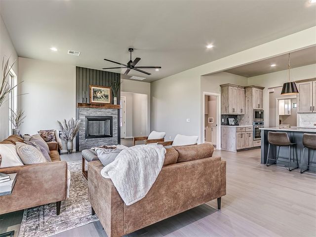 29771 Jade Street, Cashion, OK 73016