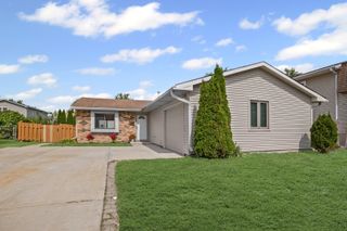 10 W SCHUBERT Avenue, Glendale Heights, IL 60139