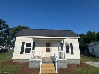 8 Hames Street, Lexington, NC 27292