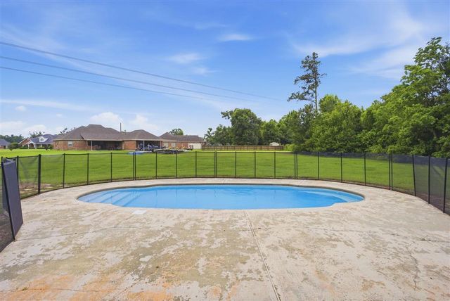 1886 Walker Road, Sulphur, LA 70665