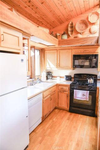 492 Dorset Street, Cambria, CA 93428