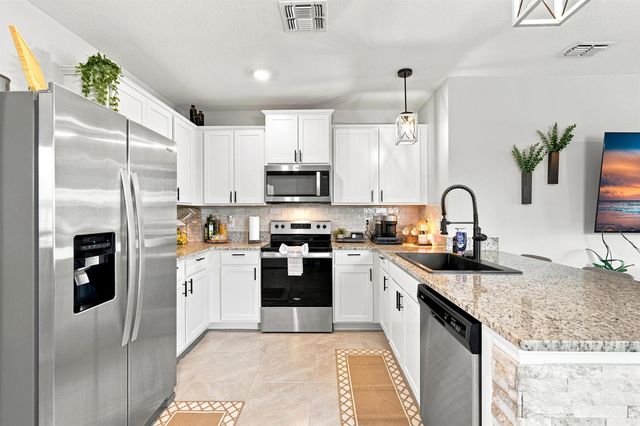 10555 SW VASARI Way, Port St. Lucie, FL 34987