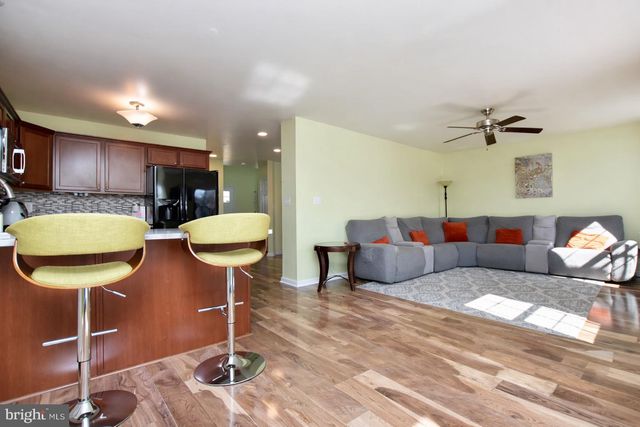 913 LONGWOOD AVE, Cherry Hill, NJ 08002