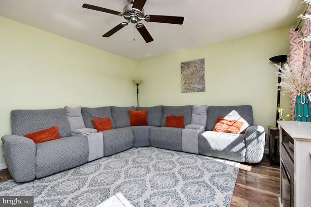 913 LONGWOOD AVE, Cherry Hill, NJ 08002