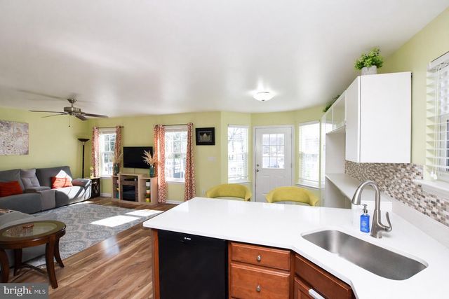913 LONGWOOD AVE, Cherry Hill, NJ 08002