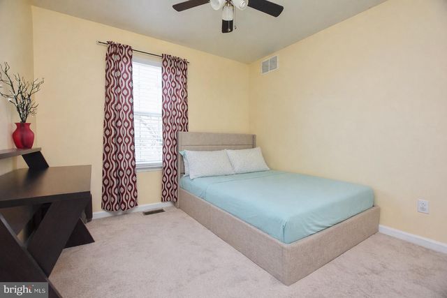 913 LONGWOOD AVE, Cherry Hill, NJ 08002