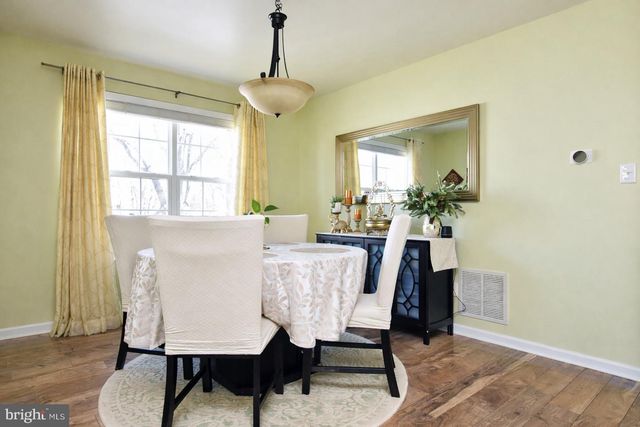 913 LONGWOOD AVE, Cherry Hill, NJ 08002