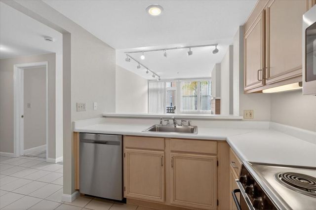 550 Ortega Avenue A203, Mountain View, CA 94040