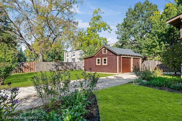 418 S Hough Street, Barrington, IL 60010