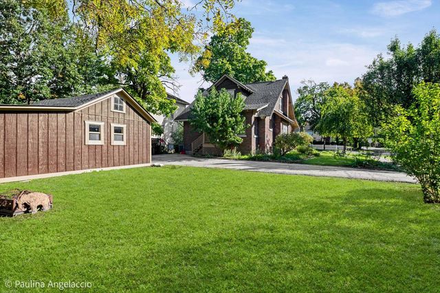 418 S Hough Street, Barrington, IL 60010