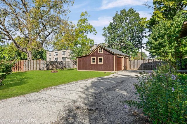 418 S Hough Street, Barrington, IL 60010