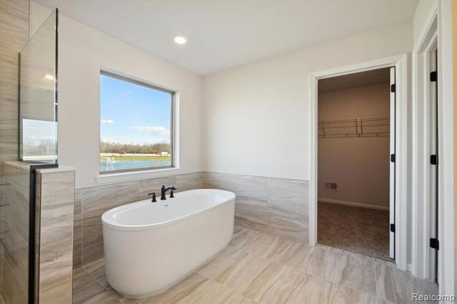 61836 Hevel Lane, Washington, MI 48094