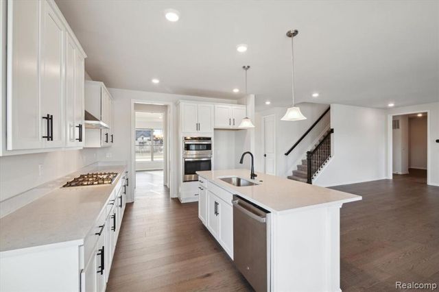 61836 Hevel Lane, Washington, MI 48094