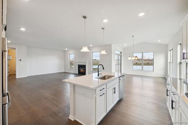 61836 Hevel Lane, Washington, MI 48094