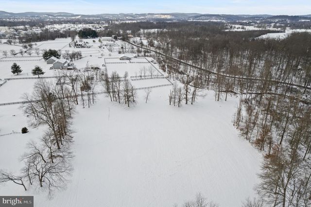 118 MIDDLE CREEK RD, Gilbertsville, PA 19525