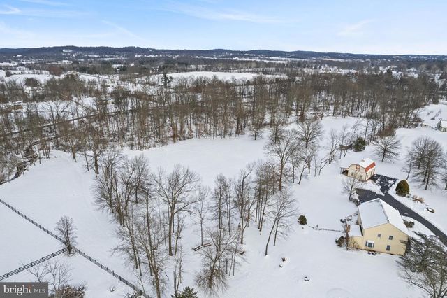 118 MIDDLE CREEK RD, Gilbertsville, PA 19525