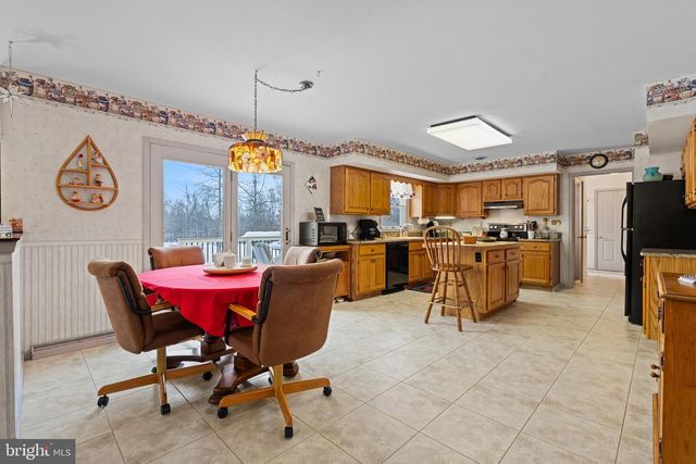 118 MIDDLE CREEK RD, Gilbertsville, PA 19525