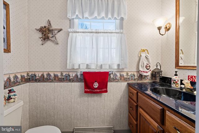 118 MIDDLE CREEK RD, Gilbertsville, PA 19525