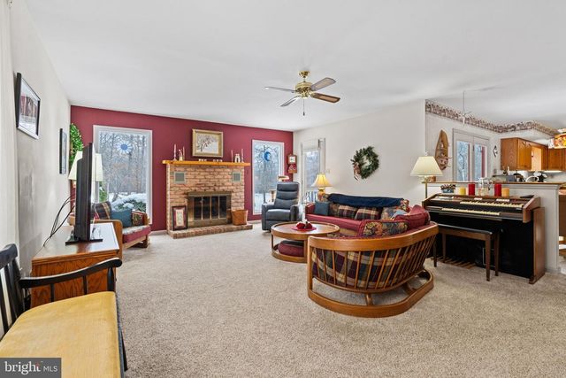 118 MIDDLE CREEK RD, Gilbertsville, PA 19525