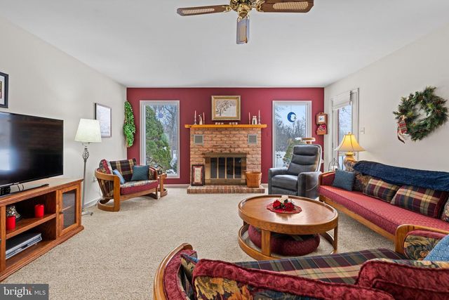 118 MIDDLE CREEK RD, Gilbertsville, PA 19525