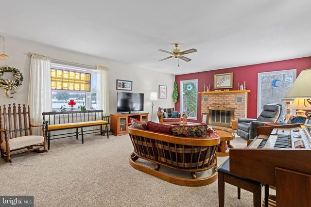 118 MIDDLE CREEK RD, Gilbertsville, PA 19525