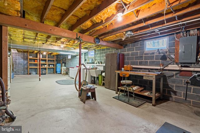 118 MIDDLE CREEK RD, Gilbertsville, PA 19525