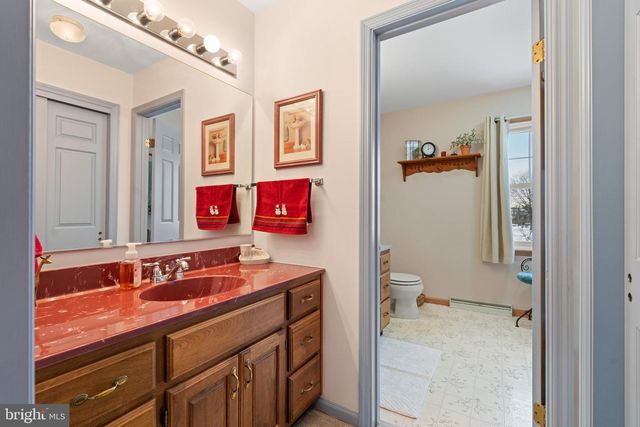 118 MIDDLE CREEK RD, Gilbertsville, PA 19525