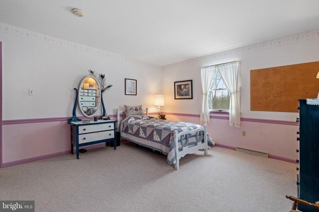 118 MIDDLE CREEK RD, Gilbertsville, PA 19525