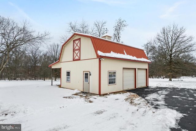 118 MIDDLE CREEK RD, Gilbertsville, PA 19525