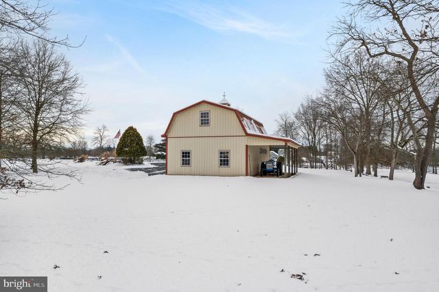 118 MIDDLE CREEK RD, Gilbertsville, PA 19525