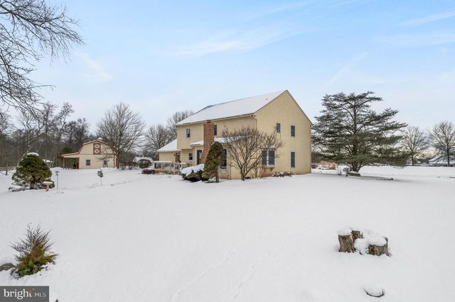 118 MIDDLE CREEK RD, Gilbertsville, PA 19525