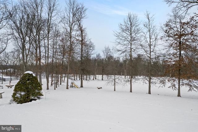 118 MIDDLE CREEK RD, Gilbertsville, PA 19525