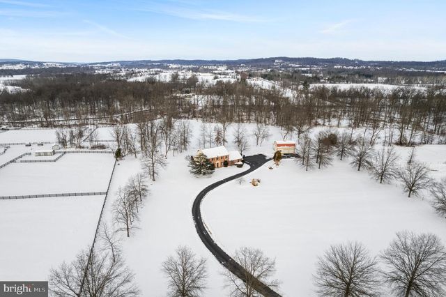 118 MIDDLE CREEK RD, Gilbertsville, PA 19525