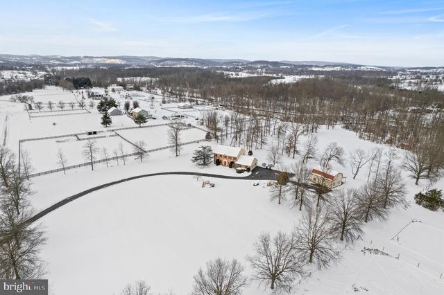 118 MIDDLE CREEK RD, Gilbertsville, PA 19525