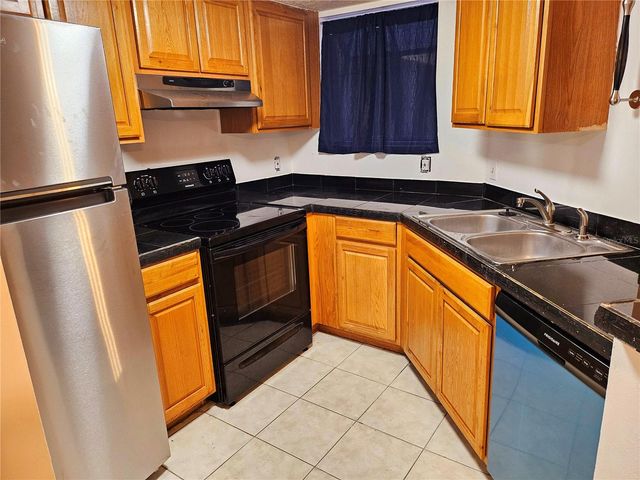 1916 LAKE ATRIUMS CIRCLE 25, Orlando, FL 32839