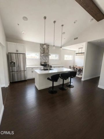 11000 Penrose Street, Los Angeles, CA 91352