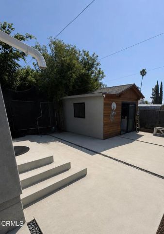 11000 Penrose Street, Los Angeles, CA 91352