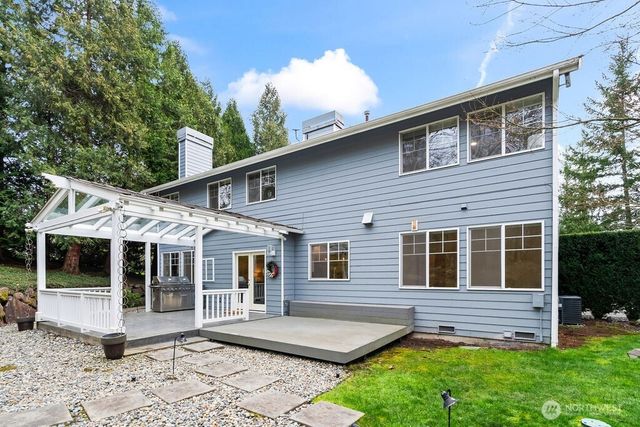 25424 NE 39th Way, Redmond, WA 98053