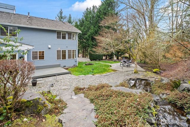 25424 NE 39th Way, Redmond, WA 98053