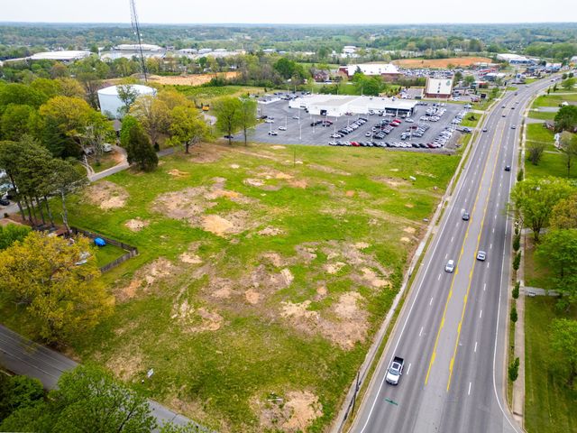 2504 Memorial Blvd, Springfield, TN 37172