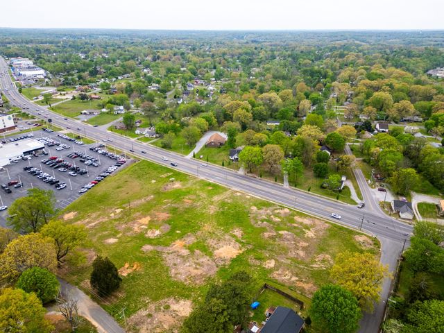 2504 Memorial Blvd, Springfield, TN 37172