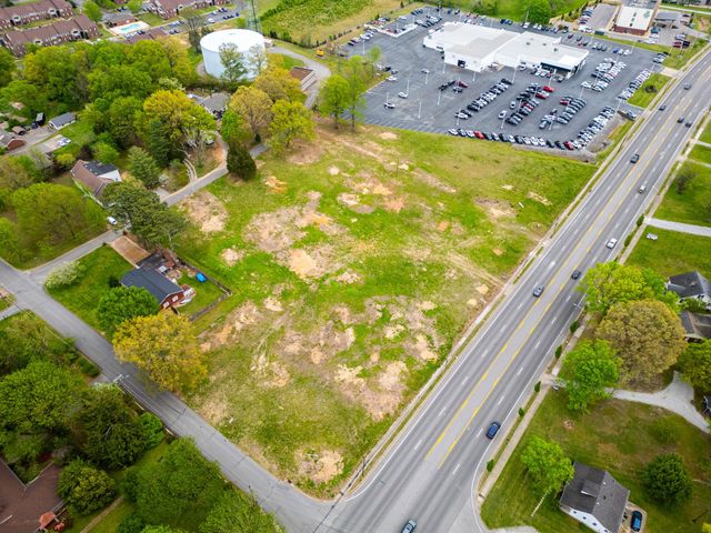 2504 Memorial Blvd, Springfield, TN 37172