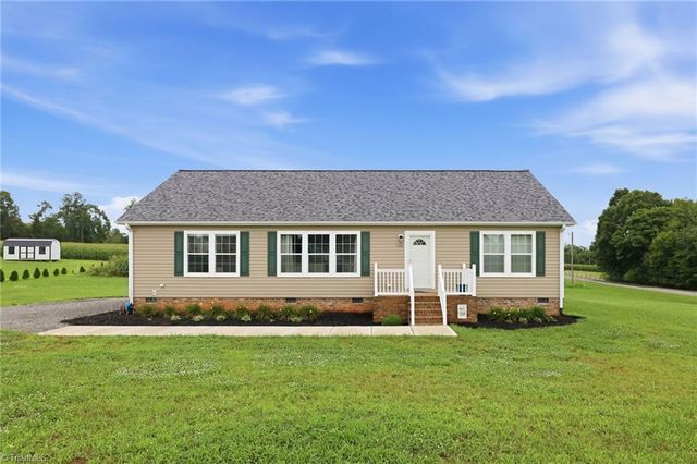 1046 Herberts Drive, Yadkinville, NC 27055