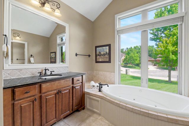 13104 E Mainsgate Cir, Wichita, KS 67228