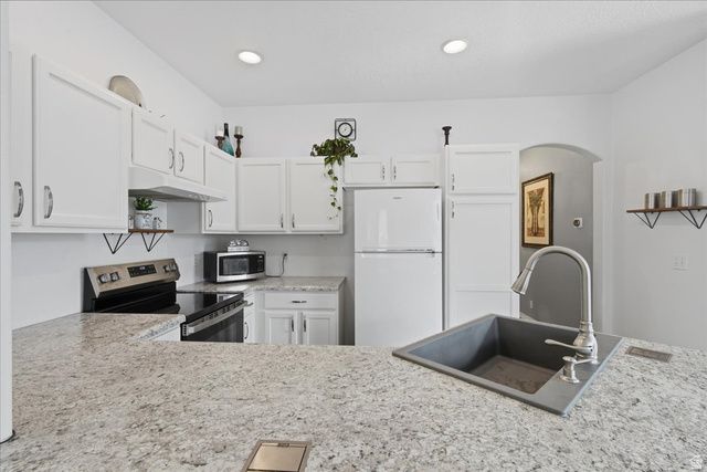 3854 W GARONNE AVE, West Jordan, UT 84084