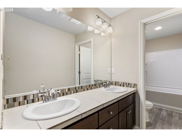 9019 N DOGWOOD St, Camas, WA 98607